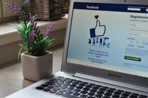 likeuri pentru o pagina facebook nou creata